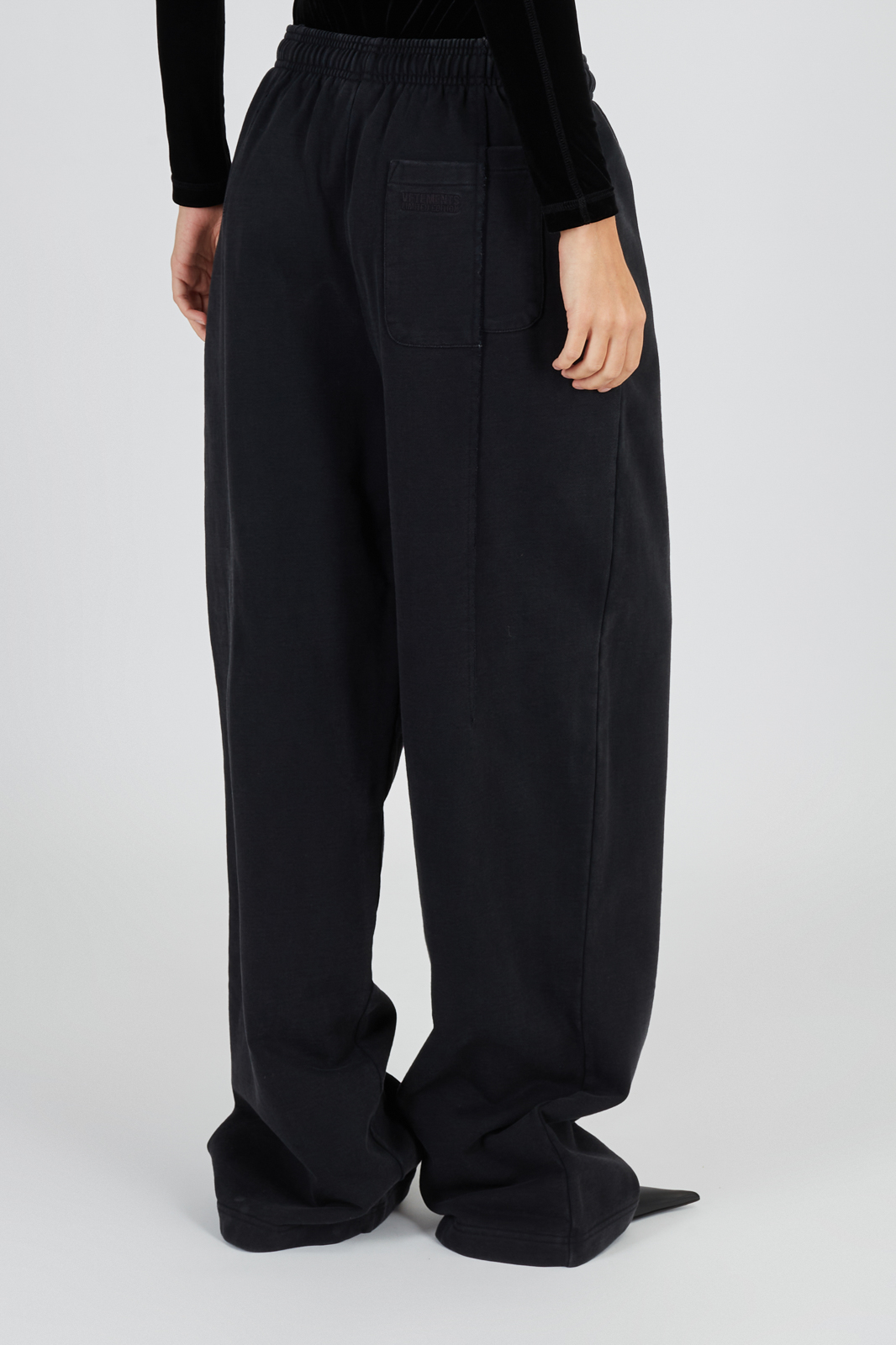 Брюки  Vetements MH27SP192B