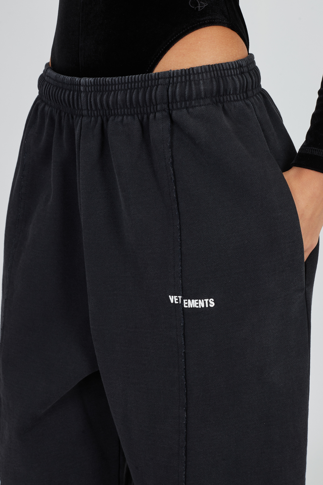 Брюки  Vetements MH27SP192B