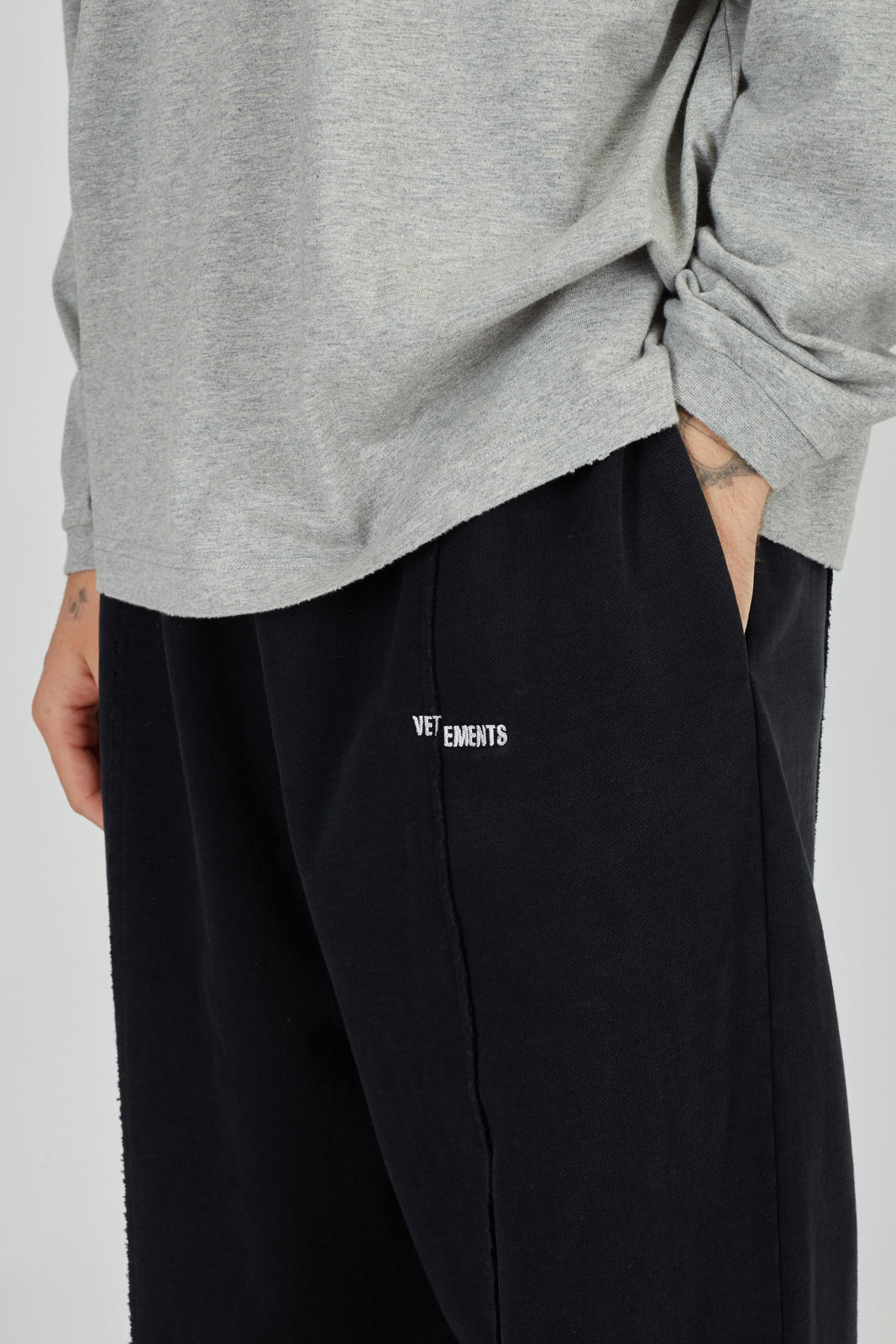 Брюки  Vetements MH27SP192B